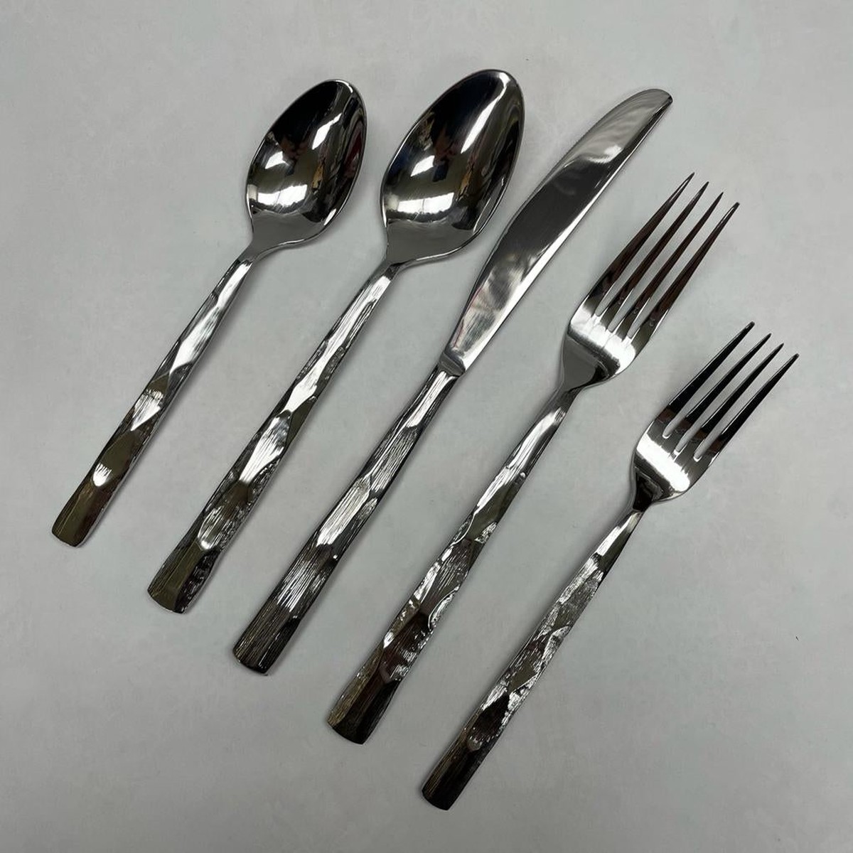 Metropolitan by Holister Pond 20 Piece Flatware Set, Service for 4 