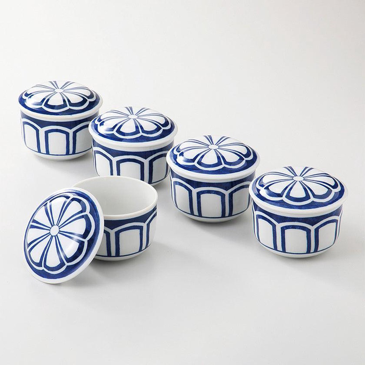 [DISH SETS] CHRYSANTHEMUM STEAMER BOWL SET OF 5 | HASAMI WARES| SAIKAI TOKI